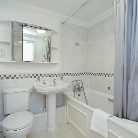 Two Bed Two Bath Kensington Apartment London Exterior photo