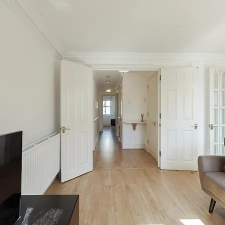 Two Bed Two Bath Kensington Apartment London Exterior photo